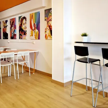 Hostel Arc House *